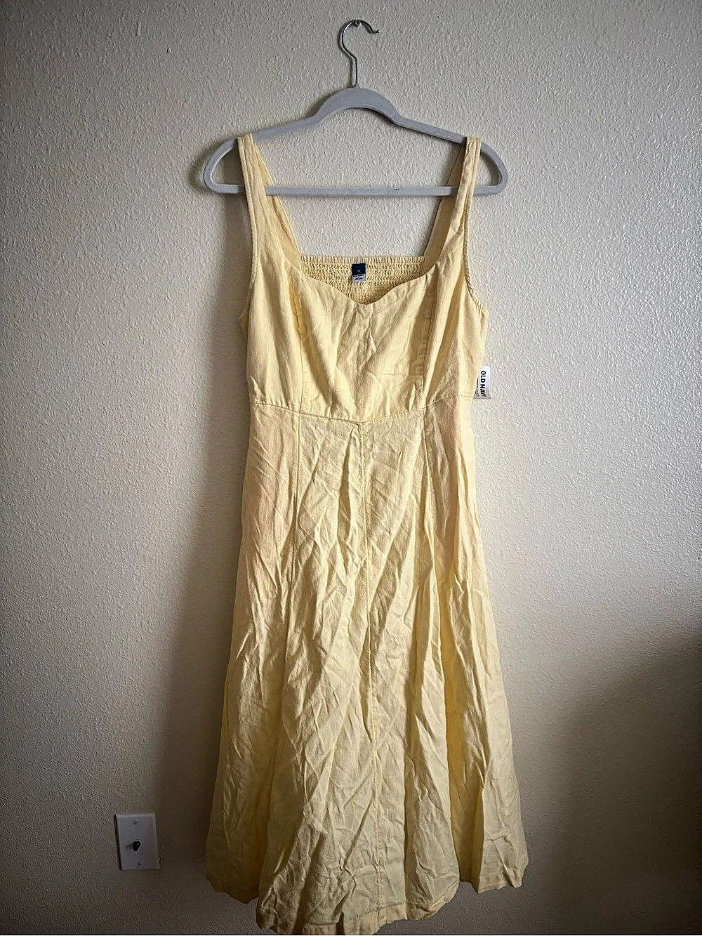 OLD NAVY NWT MEDIUM, YELLOW - Picture 2 of 4